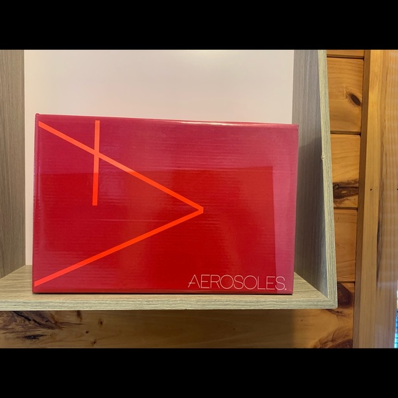 New in Box Black AEROSOLES Black Leather Lace Pine Tree Low Ankle Boots - Picture 9 of 10